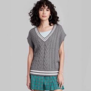 Wild Fable Women's Oversized Gray V-neck Cable Knit Sweater Vest